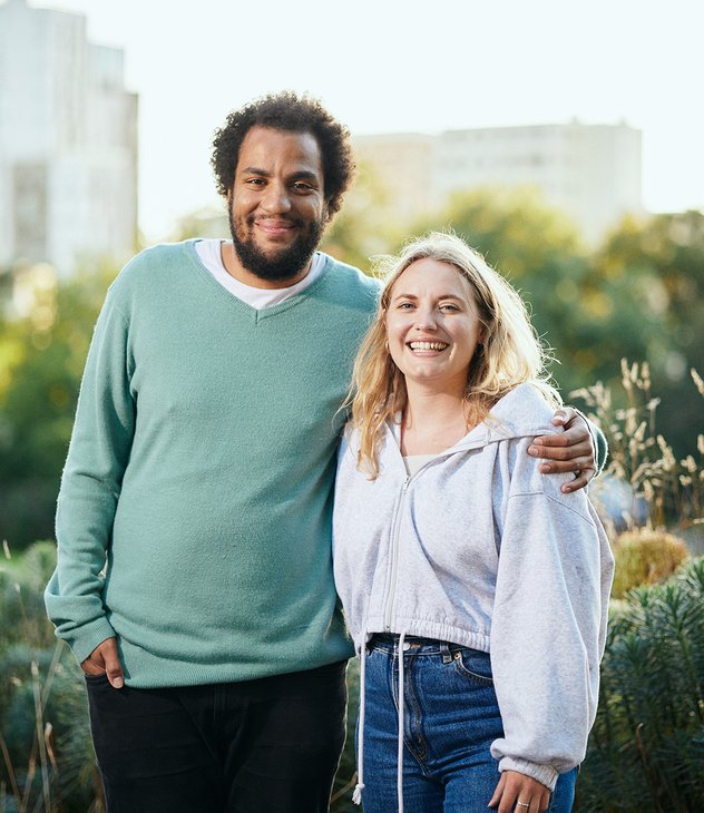 Jermaine and Holly Smiling 2021 © Benoit Grogan Avignon 1 (1)